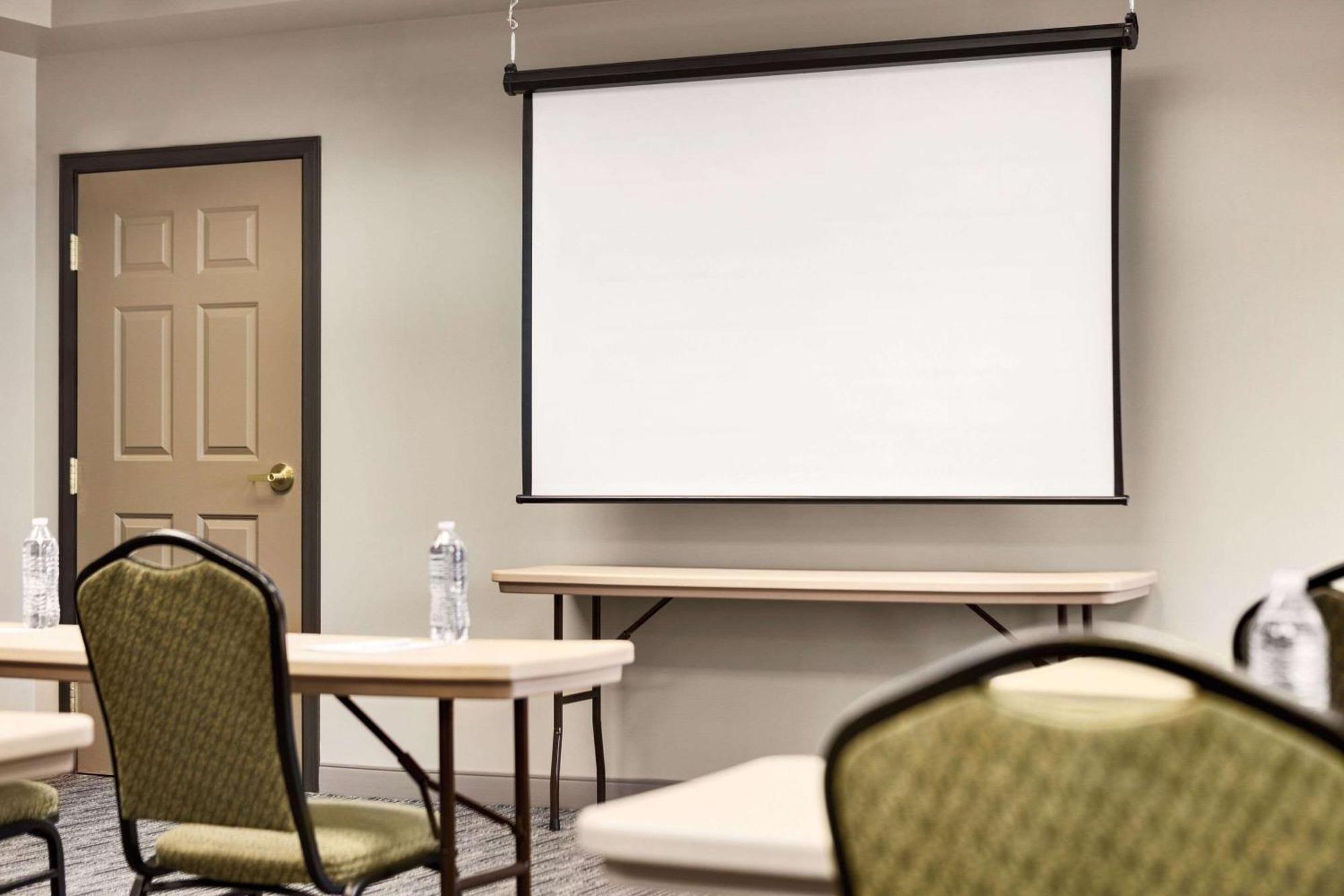Country Inn & Suites By Radisson, St Cloud East, Mn セントクラウド エクステリア 写真