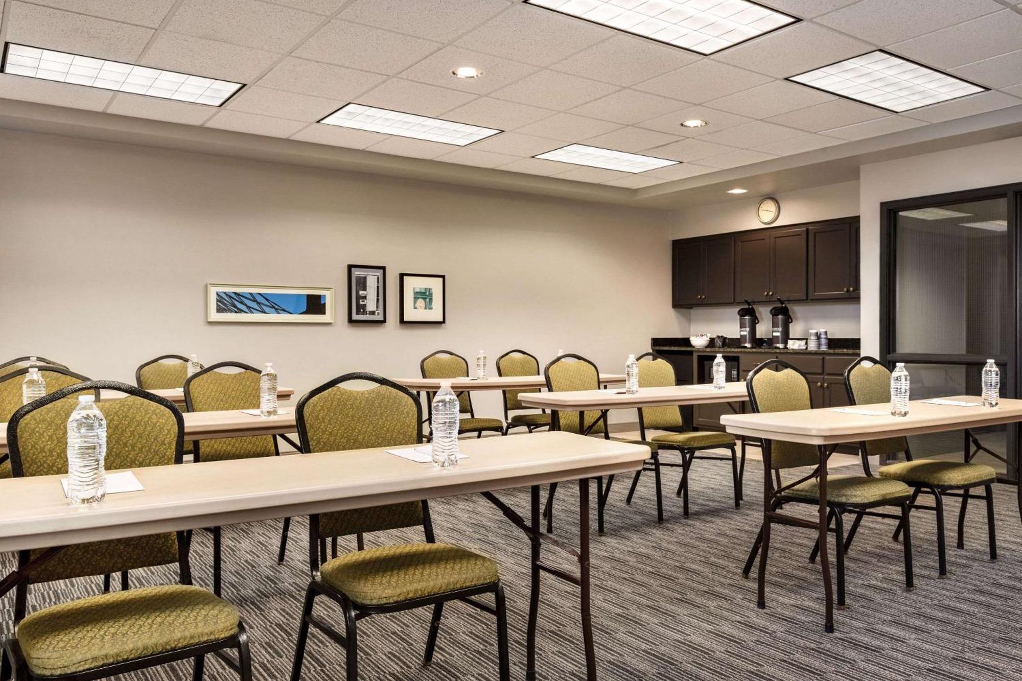 Country Inn & Suites By Radisson, St Cloud East, Mn セントクラウド エクステリア 写真