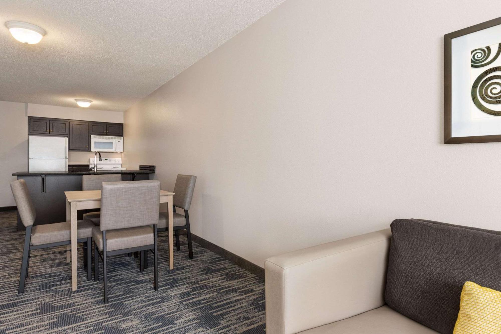 Country Inn & Suites By Radisson, St Cloud East, Mn セントクラウド エクステリア 写真